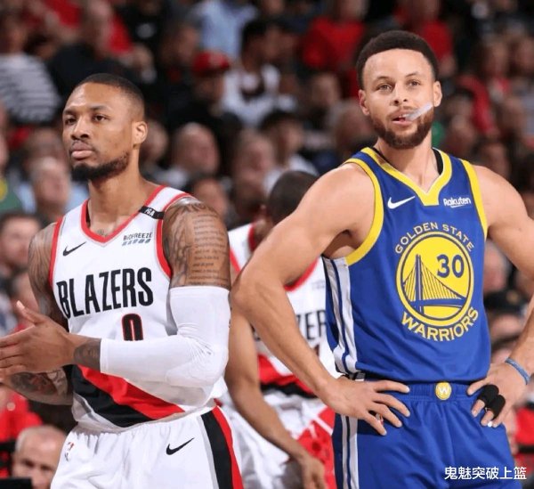 Đột nhiên! Lillard trở lại đ